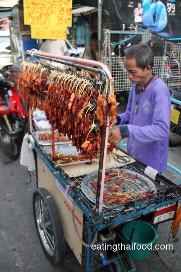 Moo Dad Deaw (หมูแดดเดียว) - Thai Pork Jerky on the Streets of Bangkok