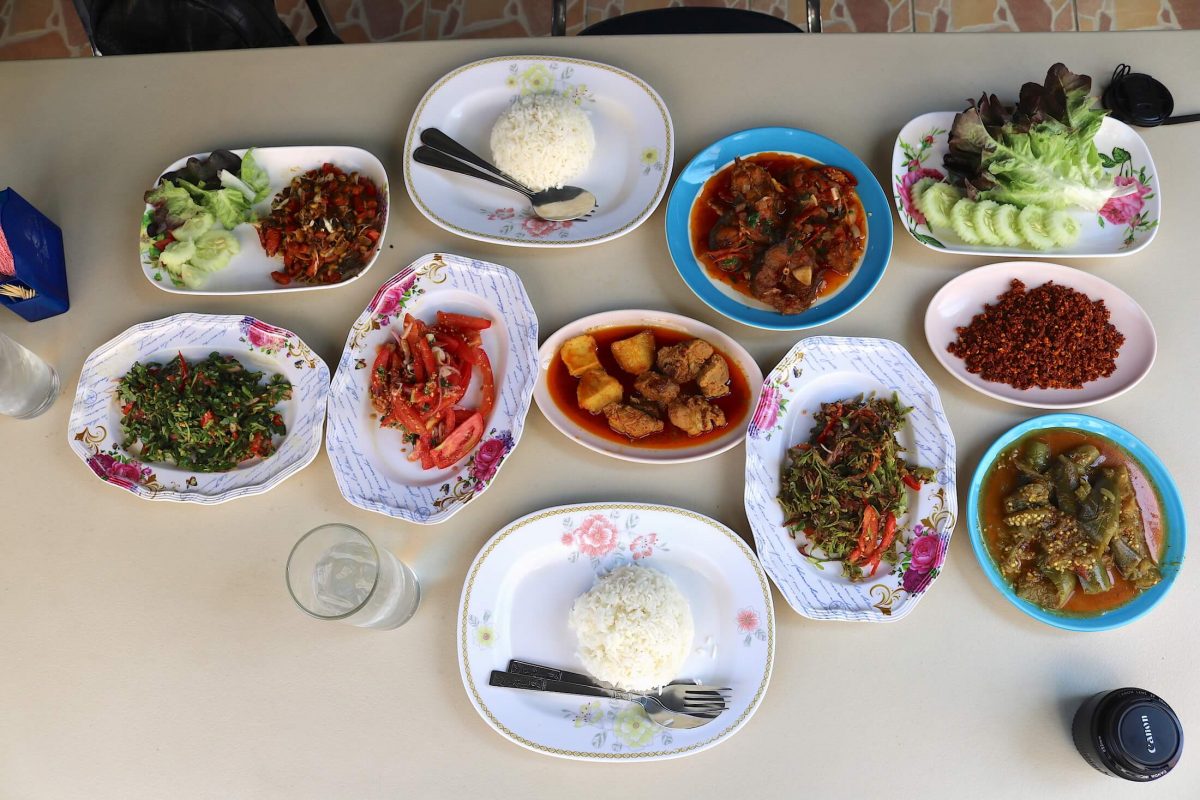 Burmese Food at Nong Bee's - Authentic Recipes from Myanmar (Chiang Mai ...